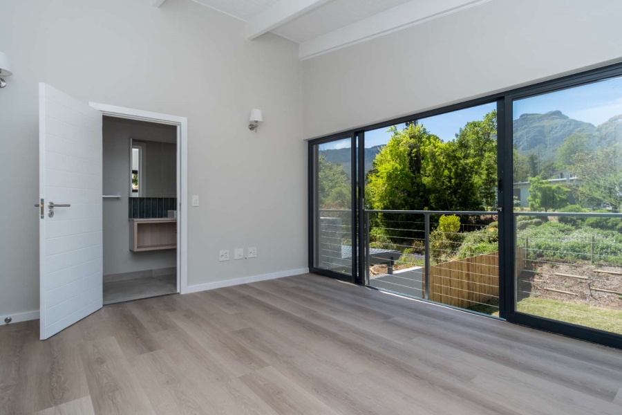 To Let 4 Bedroom Property for Rent in Overkloof Western Cape